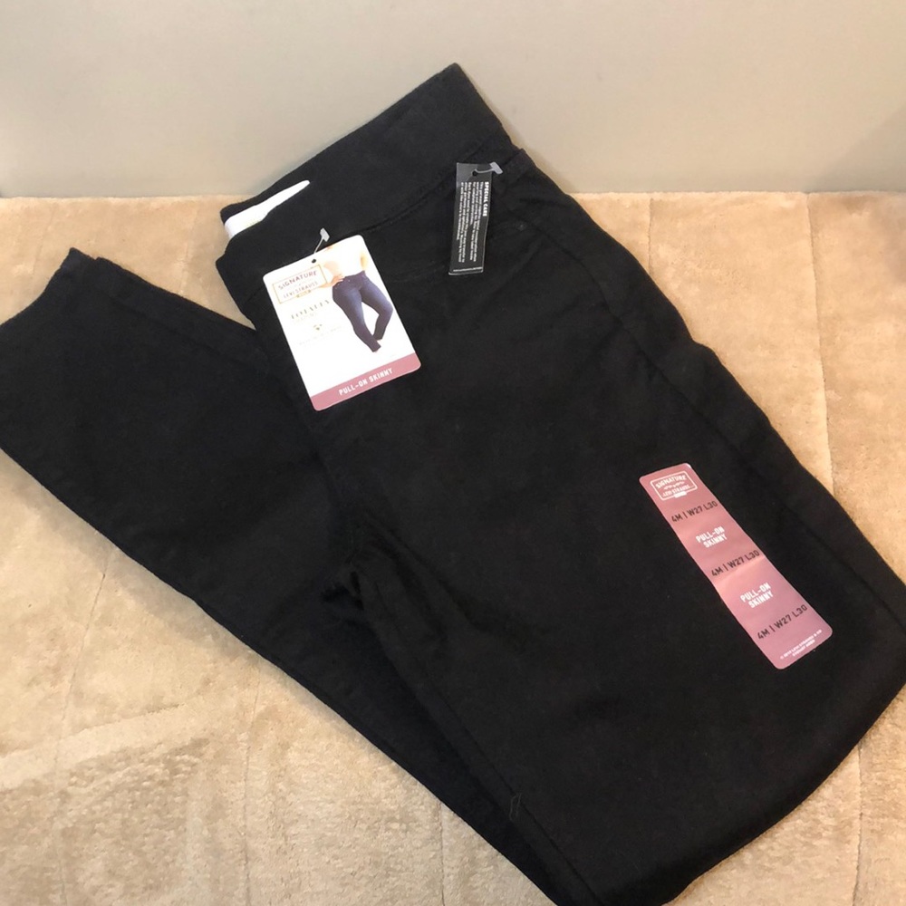 LEVI’S pull-on jeans (27x30)